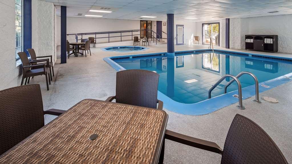 Charlevoix Inn & Suites Surestay Collection By Best Western Facilidades foto