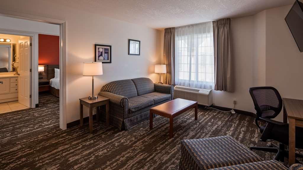 Charlevoix Inn & Suites Surestay Collection By Best Western Habitación foto