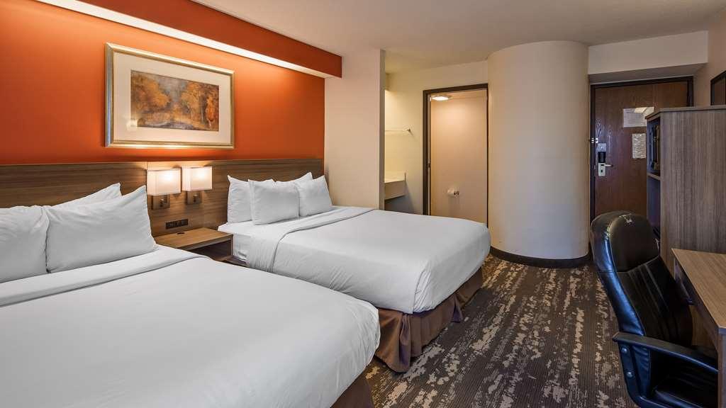 Charlevoix Inn & Suites Surestay Collection By Best Western Habitación foto